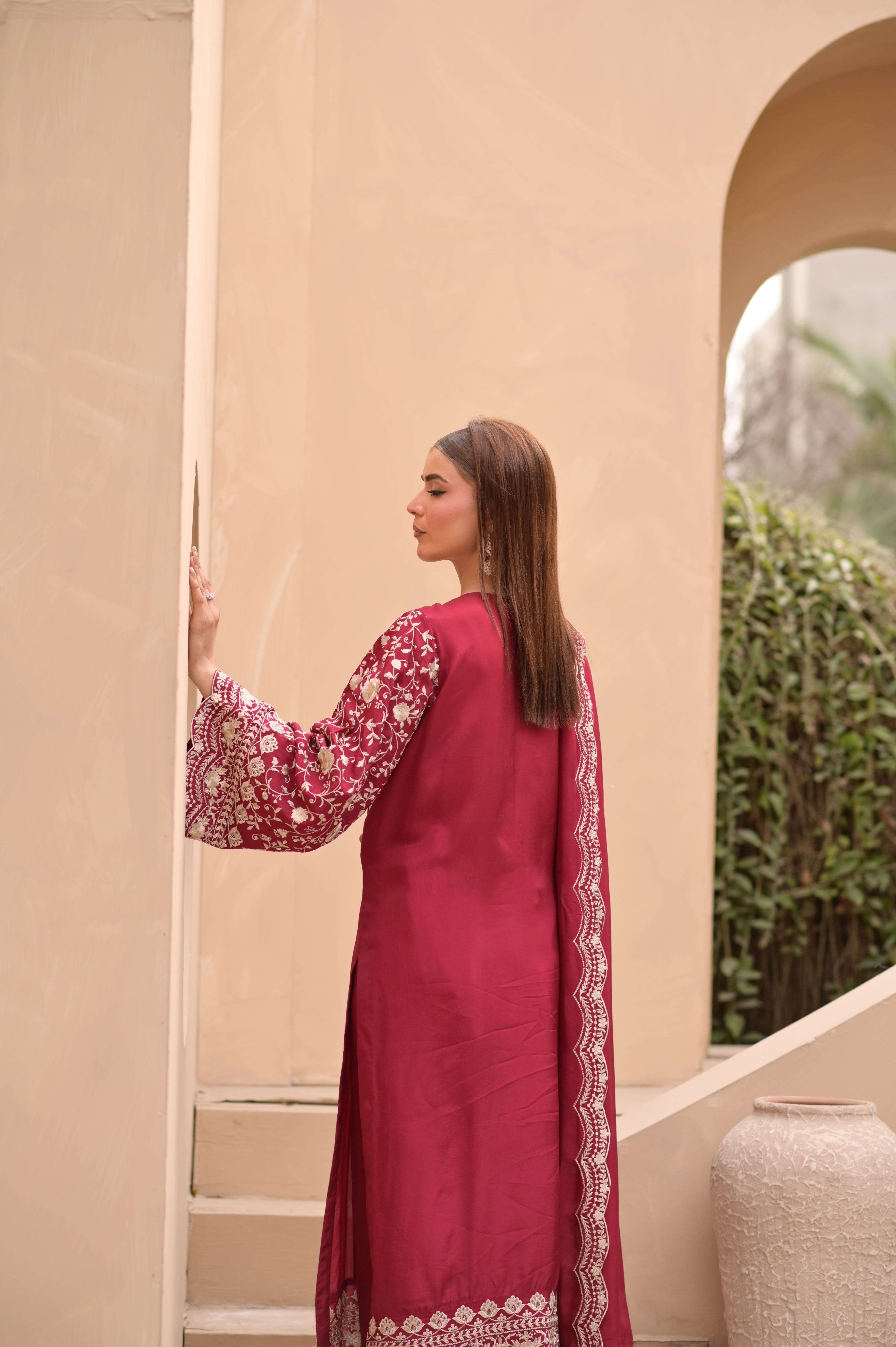 Noor-e Maroon – Premium Sheesha Silk 3-Piece
