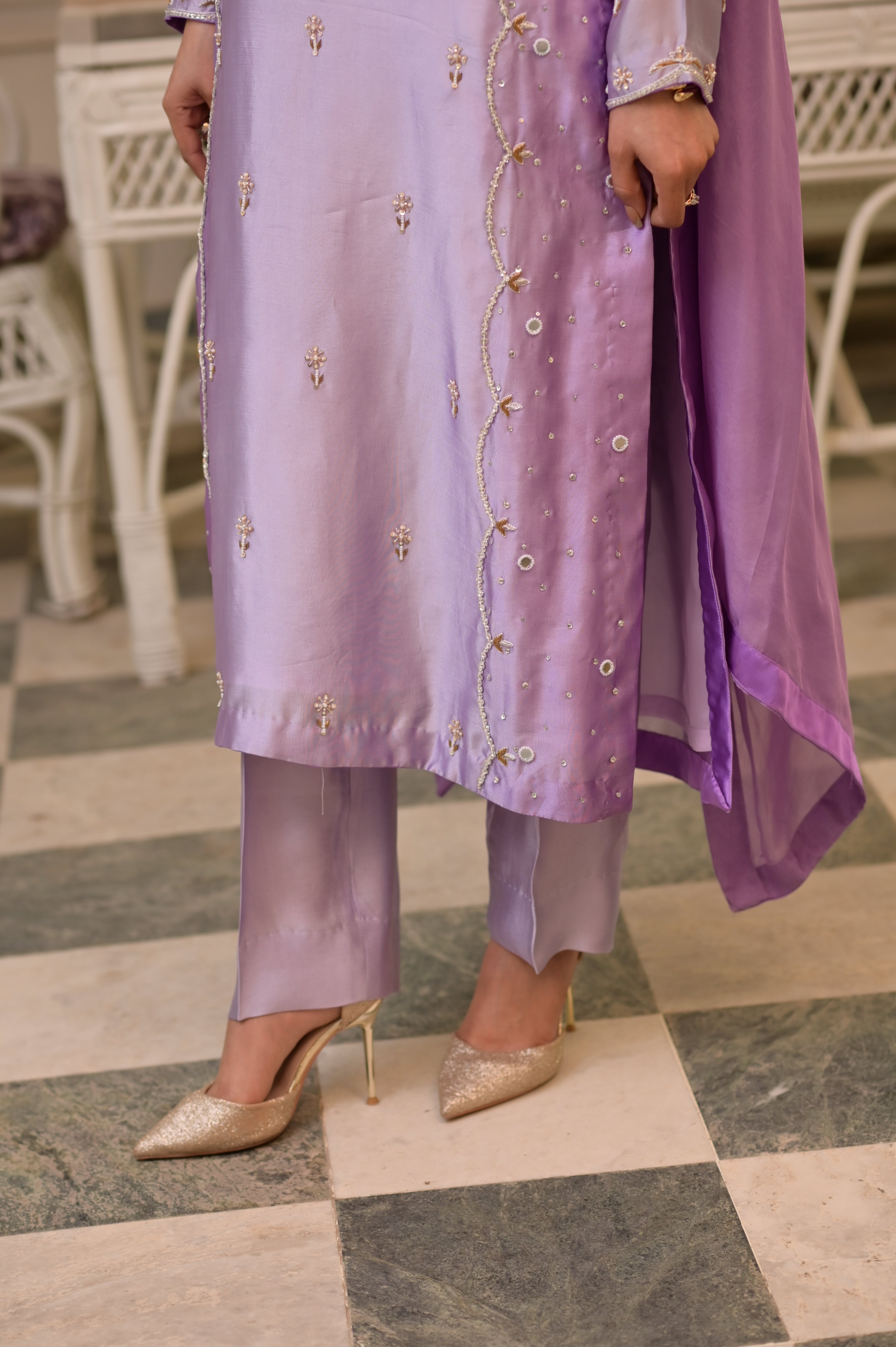 Noor-e-Lavender – Radiant Sheesha Silk Embroidered Set